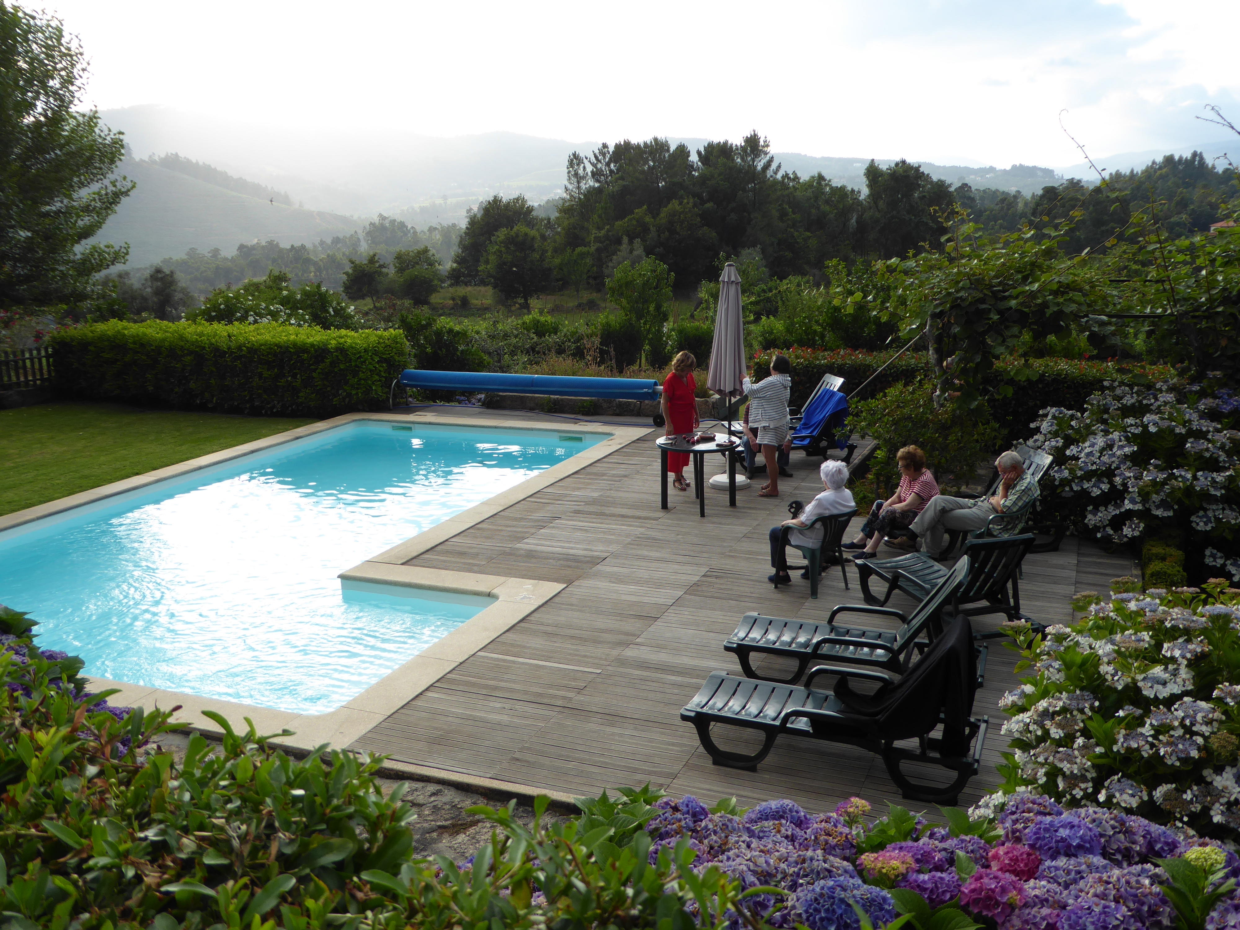 mondim's swimmingpool
